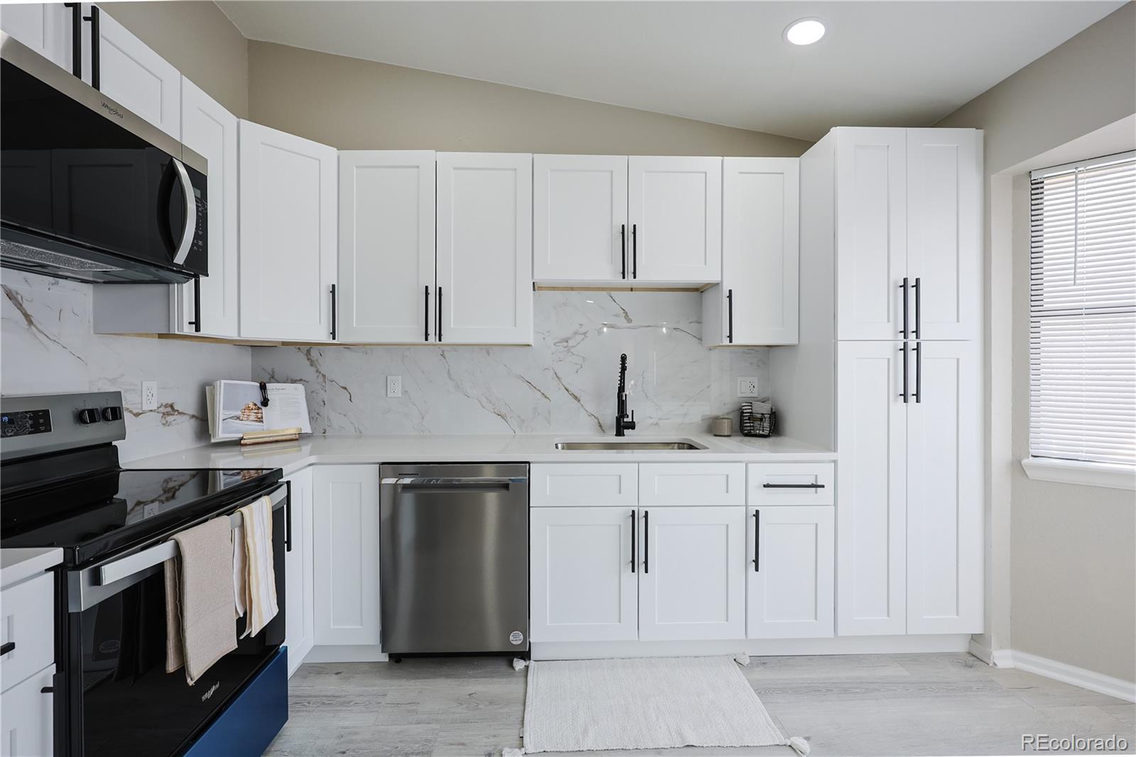 MLS Image #2 for 1075 s garrison street 201,lakewood, Colorado