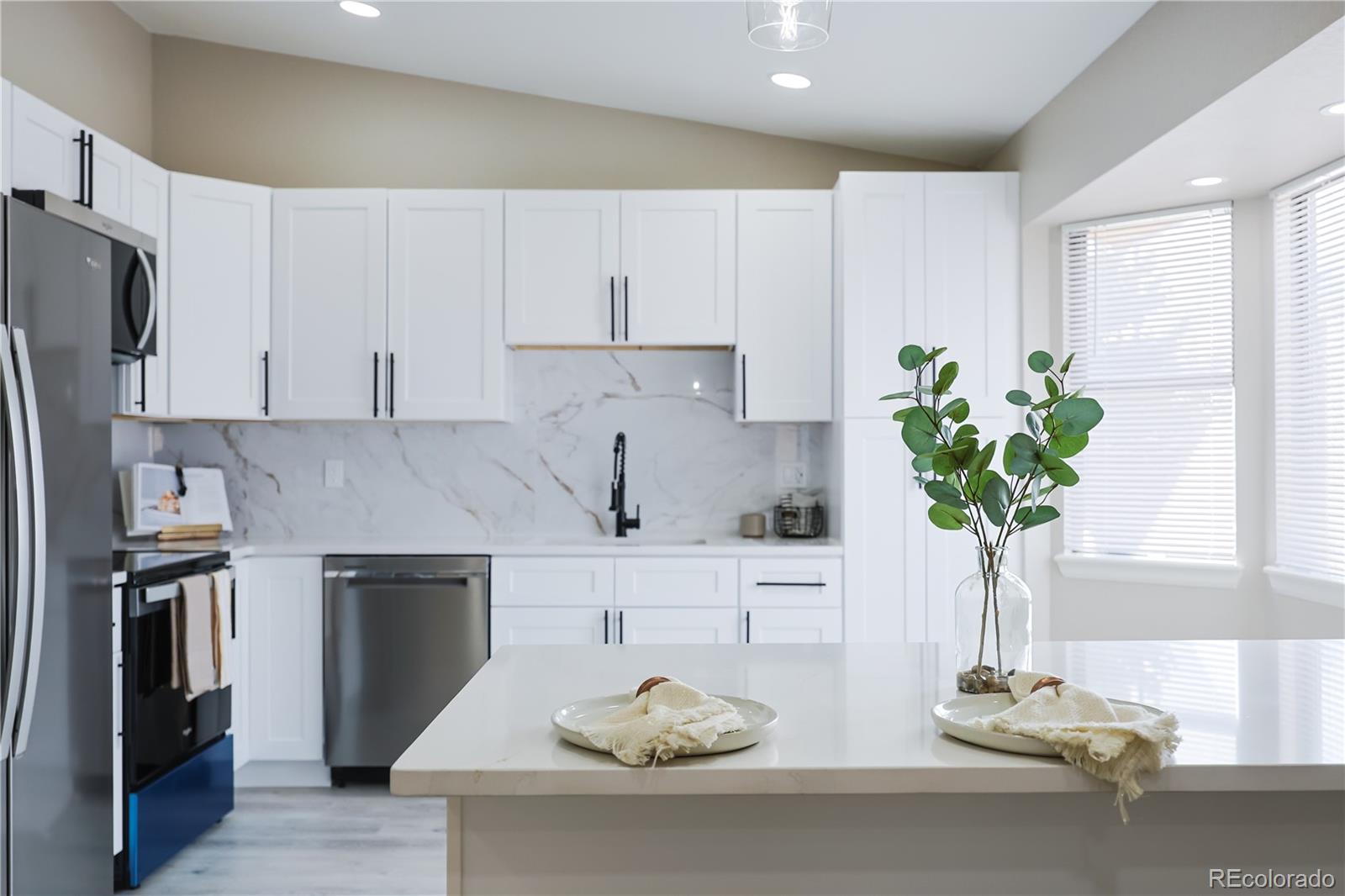 MLS Image #3 for 1075 s garrison street 201,lakewood, Colorado