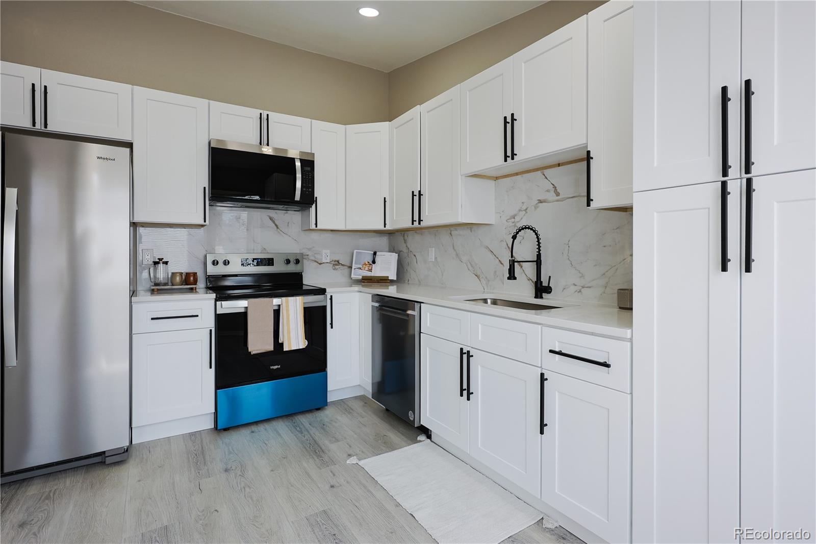 MLS Image #4 for 1075 s garrison street 201,lakewood, Colorado