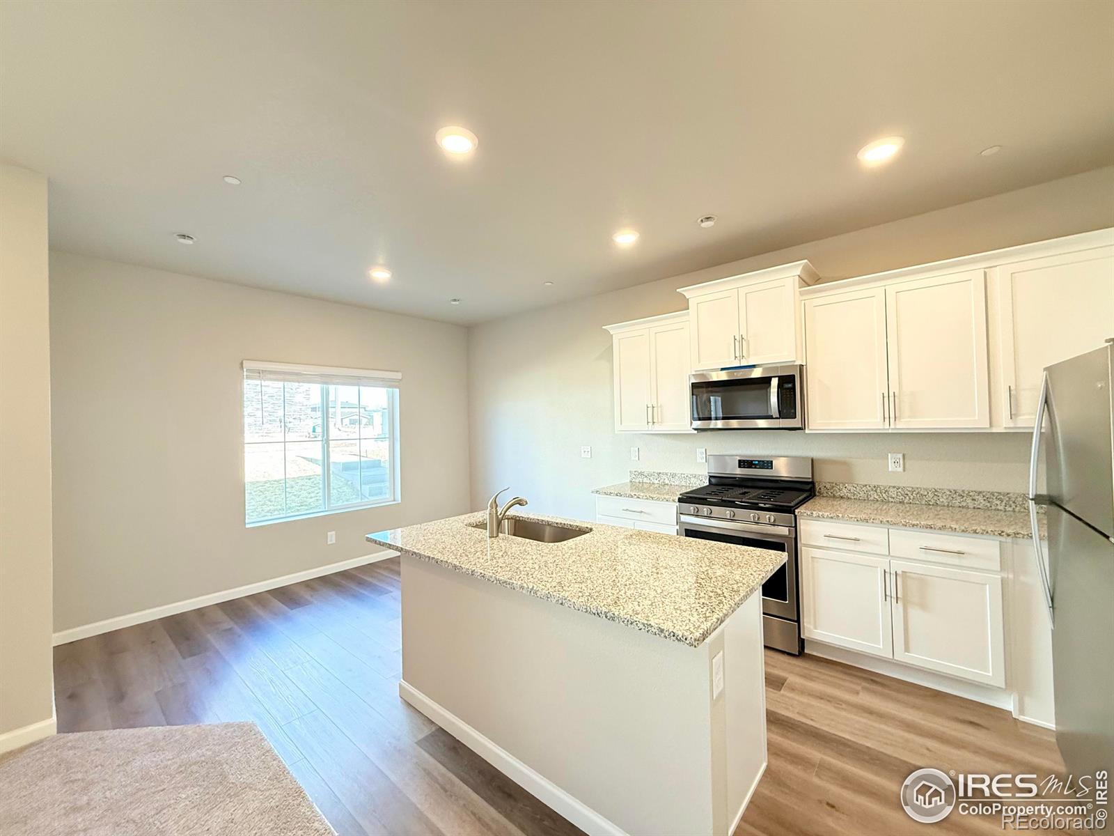 MLS Image #4 for 161  robin road,johnstown, Colorado