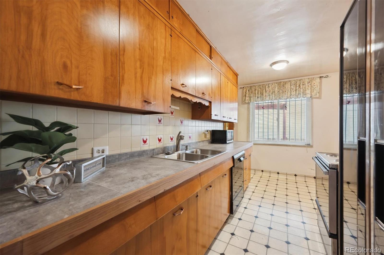 MLS Image #9 for 2301  vine street,denver, Colorado