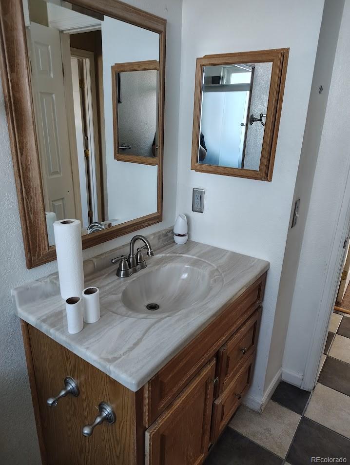 MLS Image #26 for 15003  olmsted drive,denver, Colorado