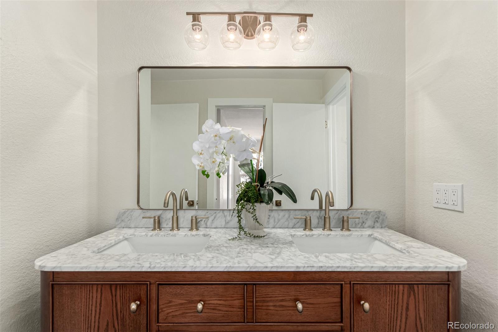 MLS Image #14 for 6024 s taft way,littleton, Colorado