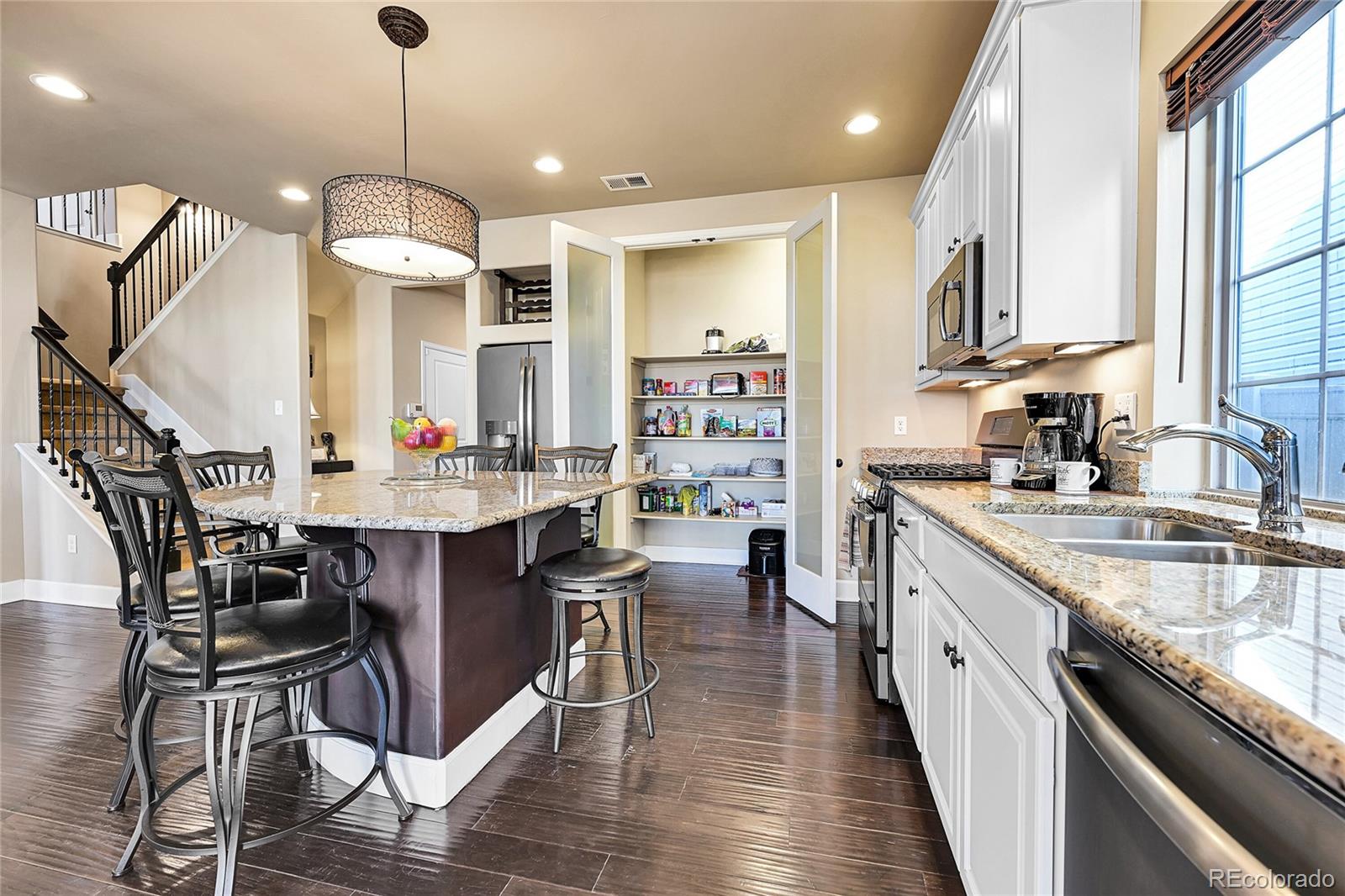 MLS Image #10 for 18101 e 44th place,denver, Colorado