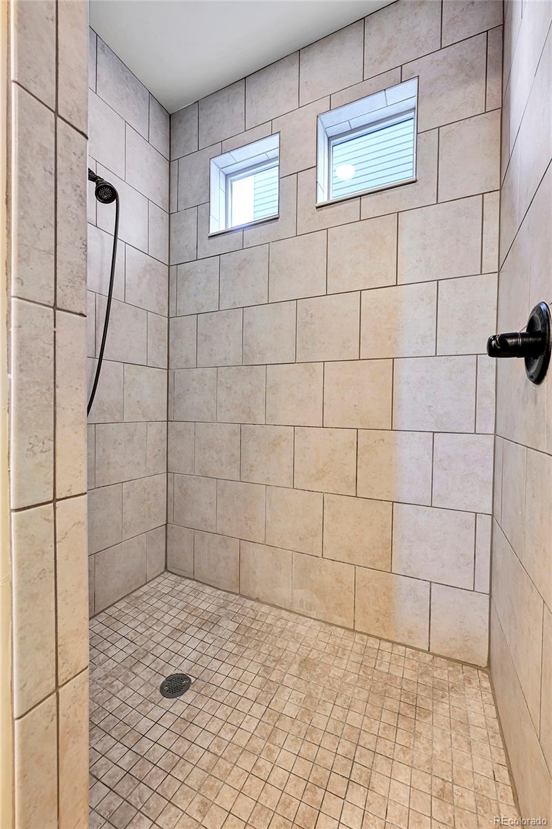 MLS Image #21 for 18101 e 44th place,denver, Colorado
