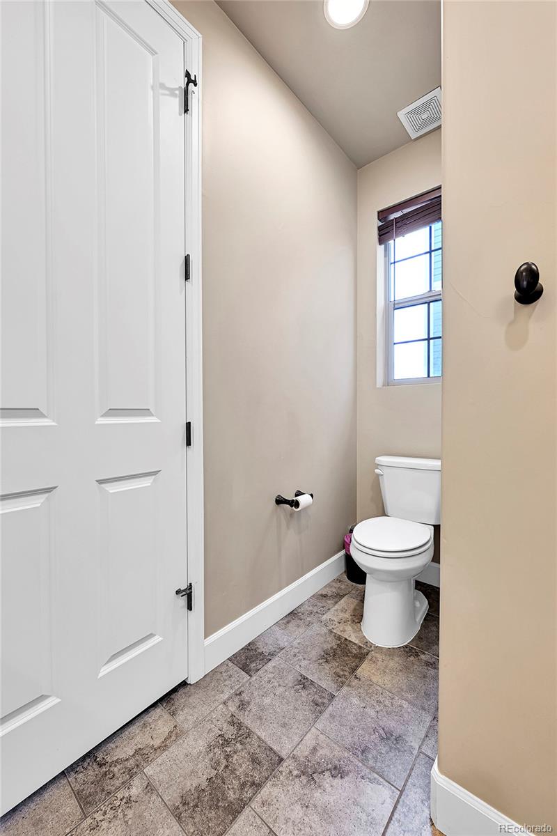 MLS Image #22 for 18101 e 44th place,denver, Colorado