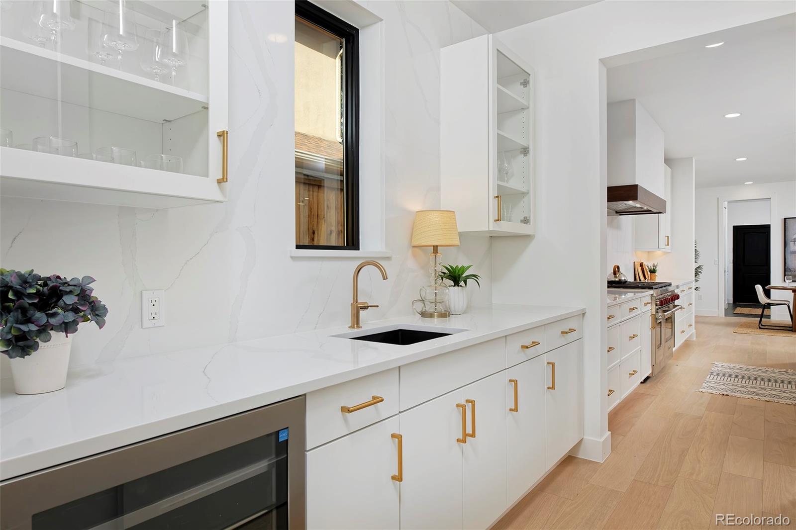 MLS Image #23 for 1374 s vine street,denver, Colorado