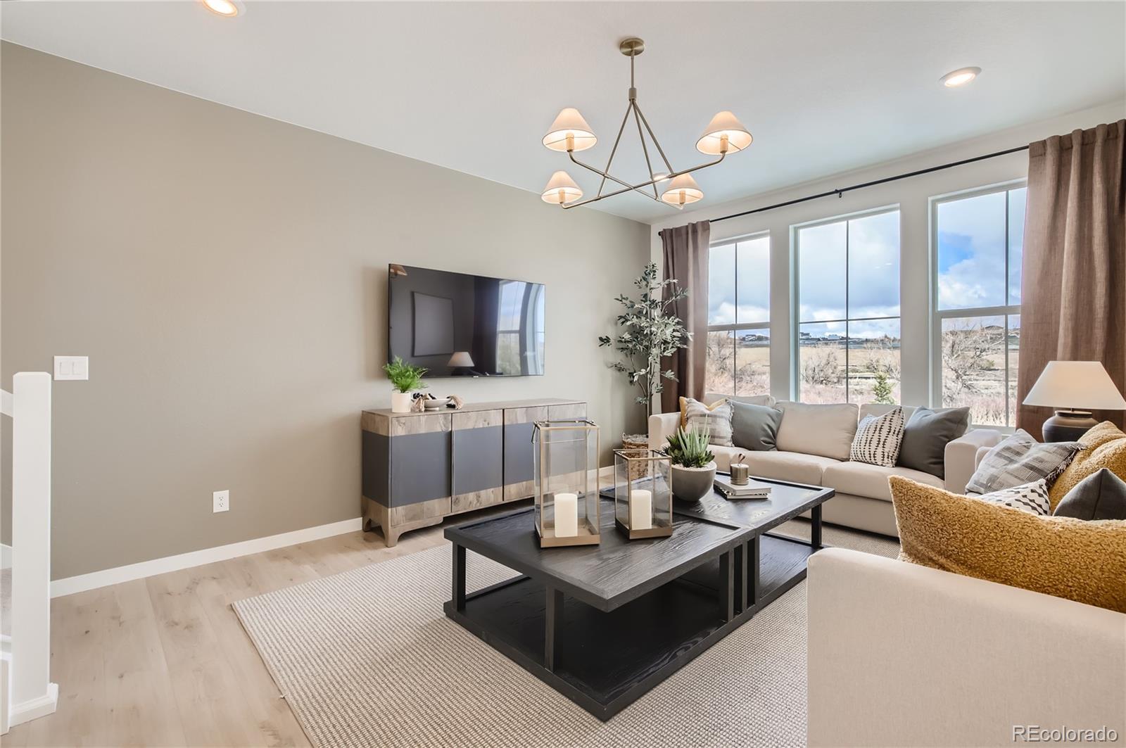 MLS Image #6 for 907 w beverly street,elizabeth, Colorado