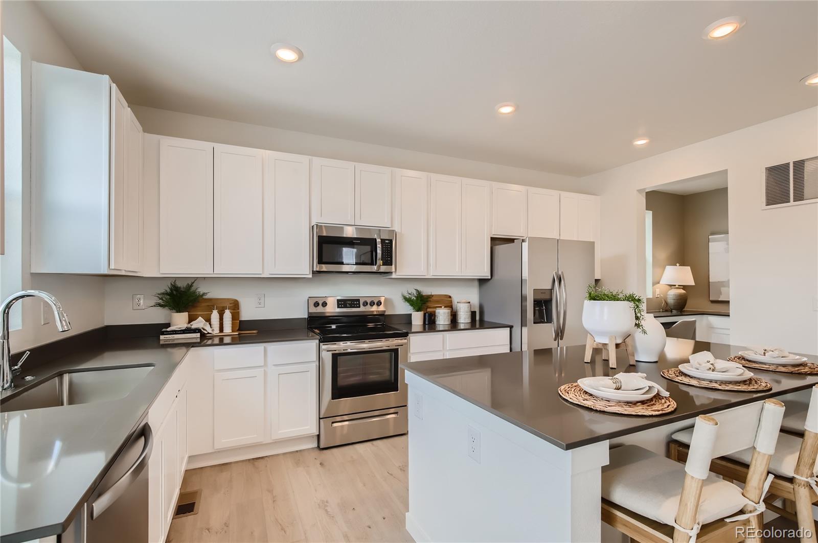 MLS Image #9 for 907 w beverly street,elizabeth, Colorado