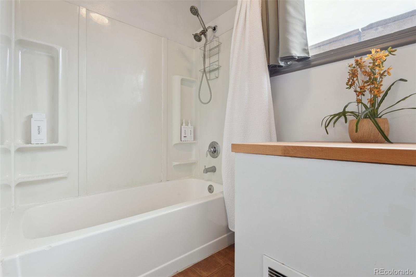 MLS Image #36 for 3907 s lincoln street,englewood, Colorado