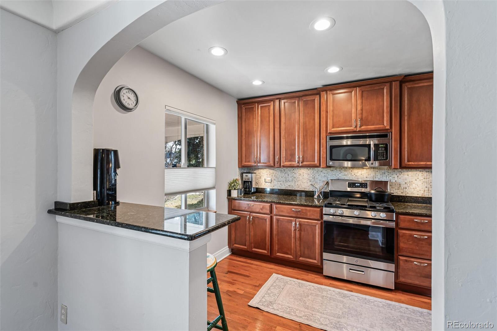 MLS Image #11 for 725  dahlia street,denver, Colorado