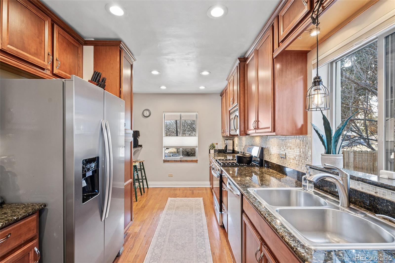 MLS Image #15 for 725  dahlia street,denver, Colorado