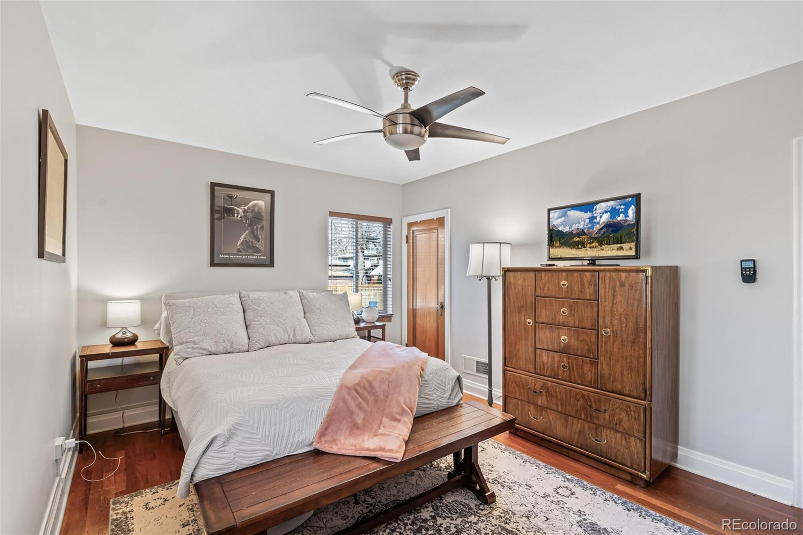 MLS Image #19 for 725  dahlia street,denver, Colorado