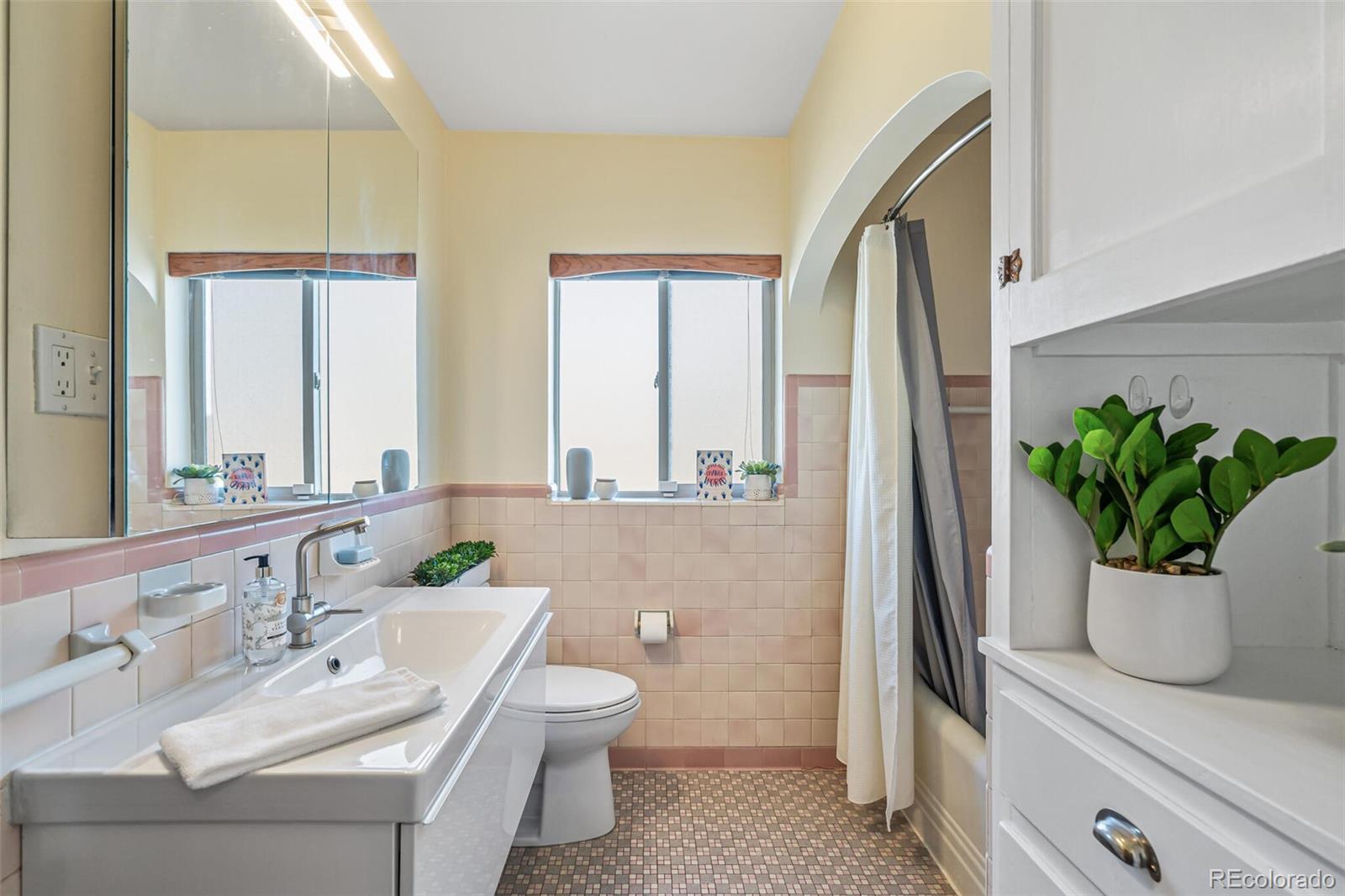 MLS Image #20 for 725  dahlia street,denver, Colorado