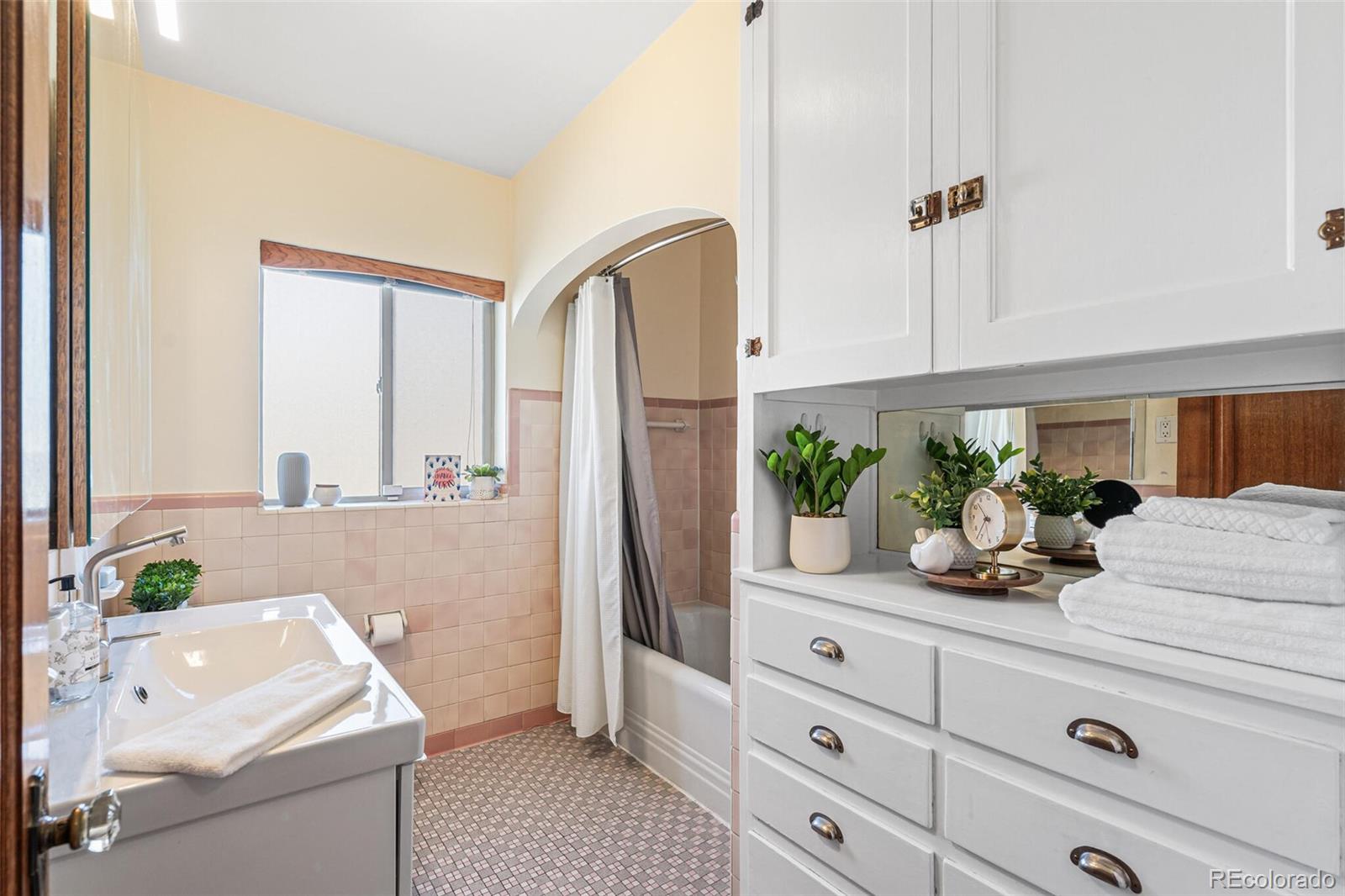 MLS Image #21 for 725  dahlia street,denver, Colorado