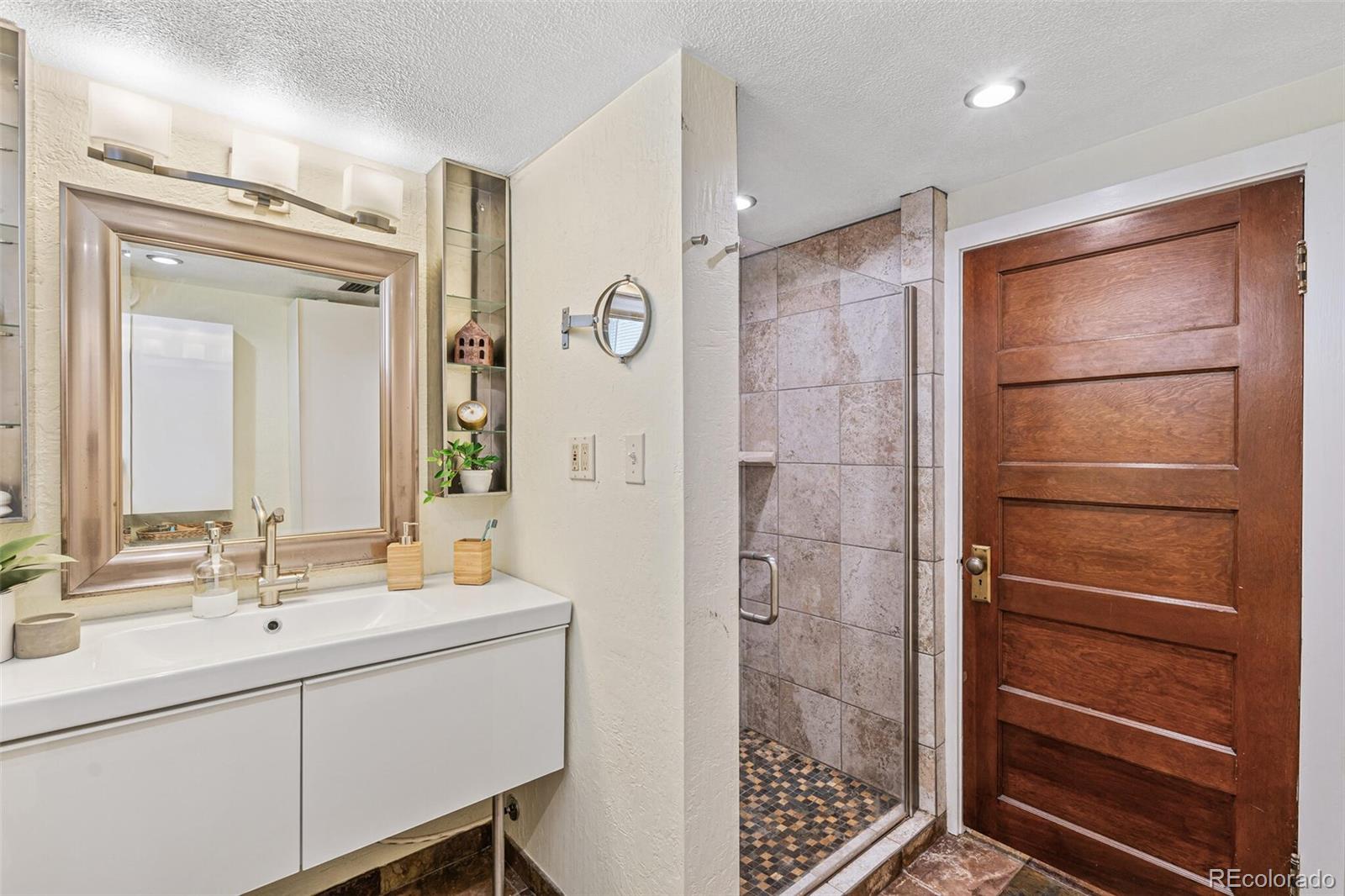 MLS Image #28 for 725  dahlia street,denver, Colorado