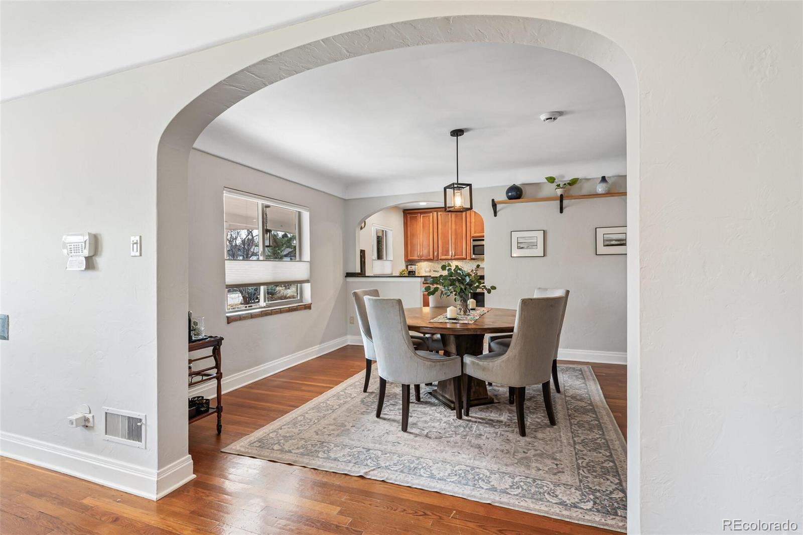 MLS Image #8 for 725  dahlia street,denver, Colorado