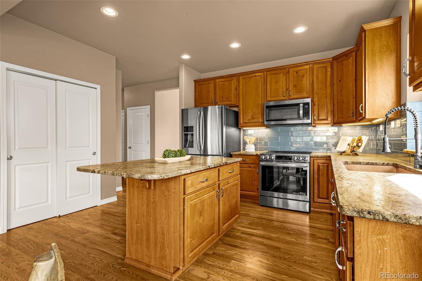 MLS Image #10 for 308  homeland court,colorado springs, Colorado