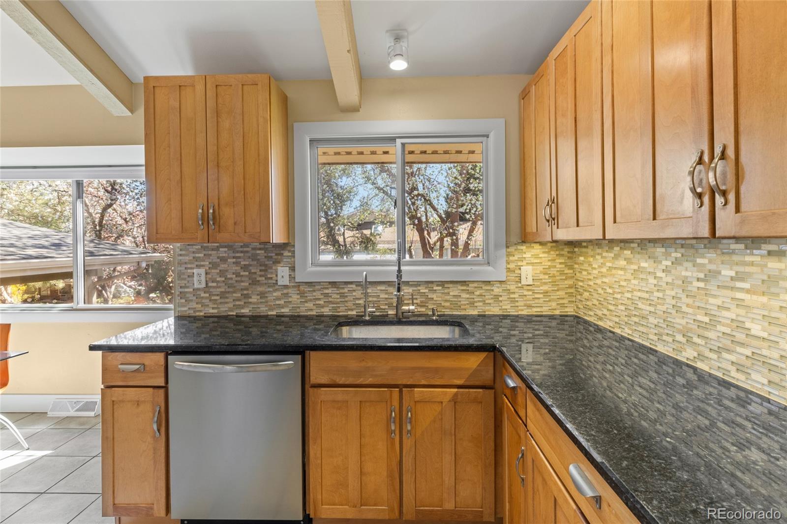 MLS Image #12 for 3970 s syracuse way,denver, Colorado