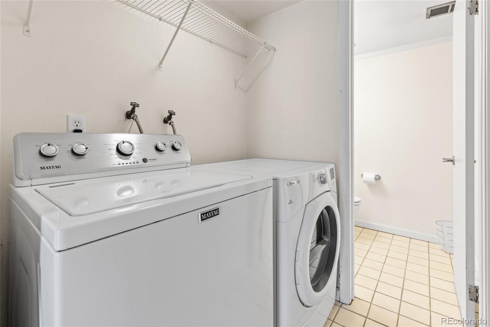 MLS Image #18 for 3970 s syracuse way,denver, Colorado