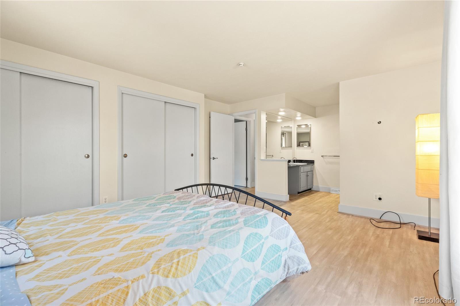 MLS Image #22 for 3970 s syracuse way,denver, Colorado