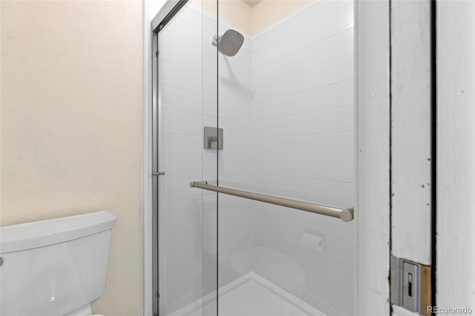 MLS Image #24 for 3970 s syracuse way,denver, Colorado