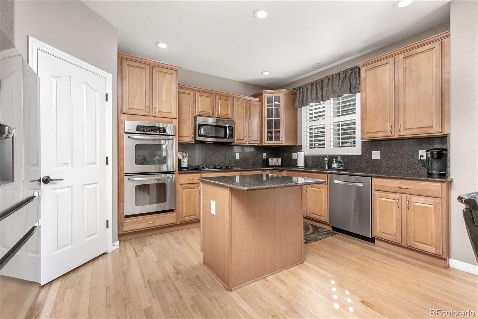 MLS Image #3 for 6690 s fenton street,littleton, Colorado