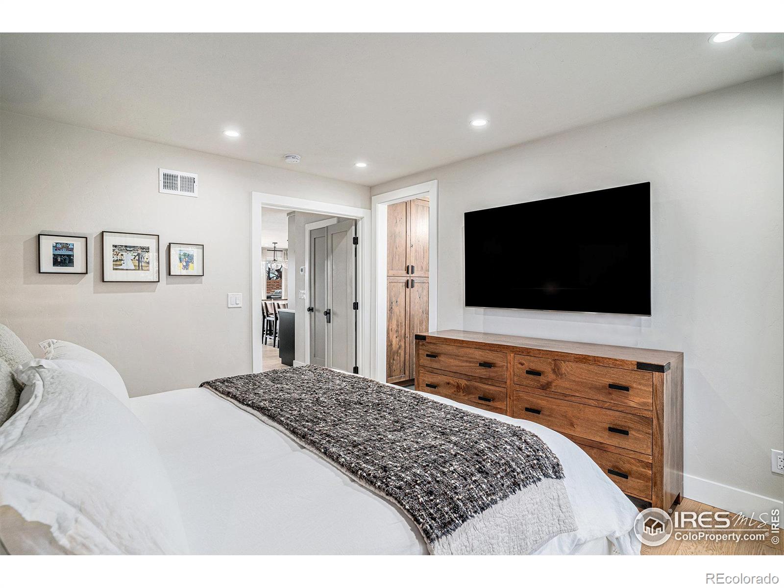 MLS Image #6 for 2730  logan drive,loveland, Colorado