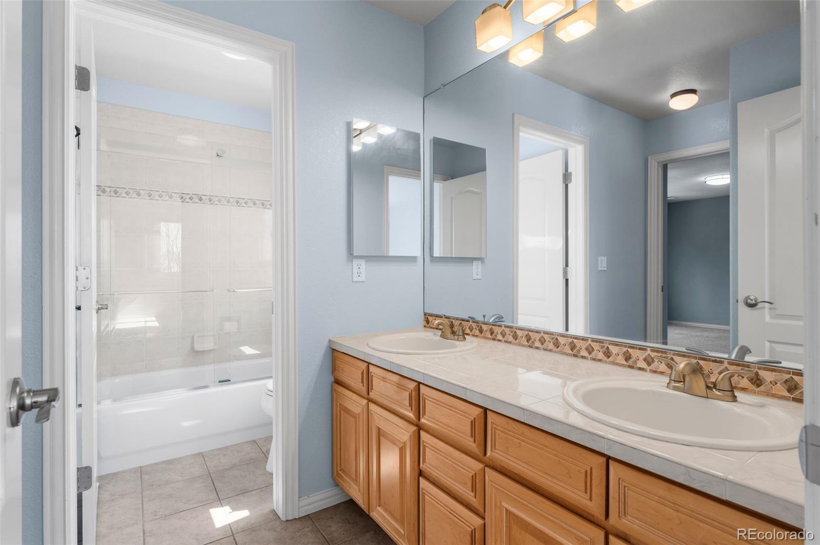MLS Image #29 for 21548 e ottawa circle,aurora, Colorado
