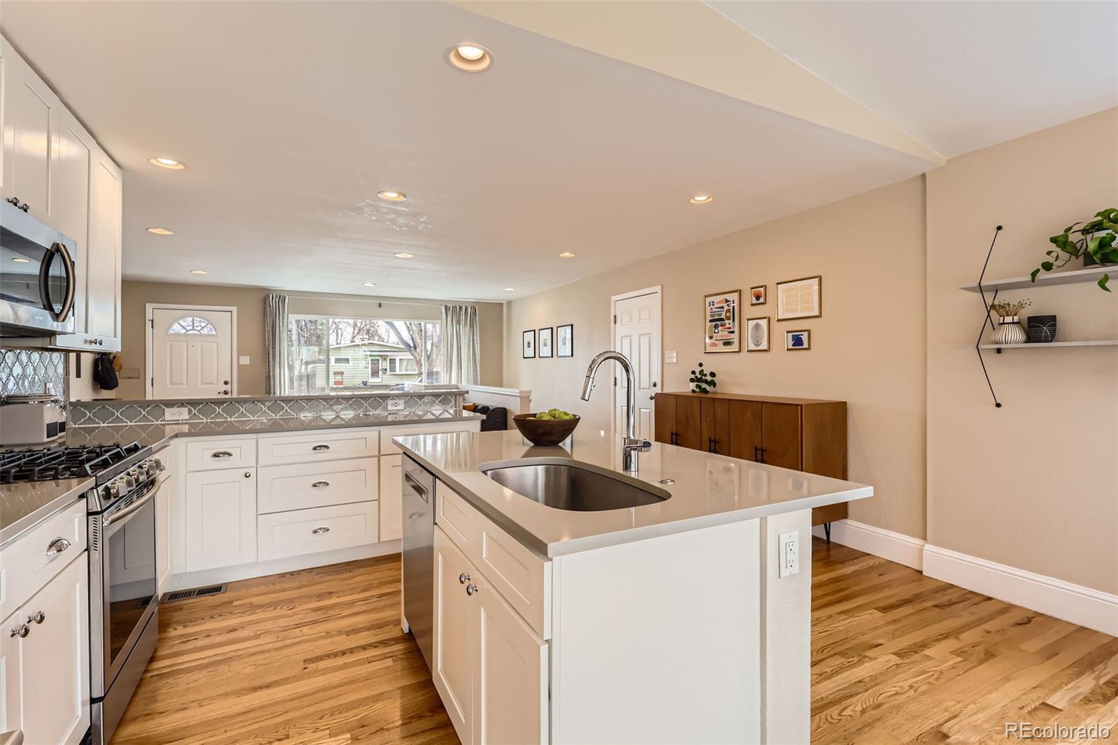 MLS Image #10 for 1355 s grape street,denver, Colorado