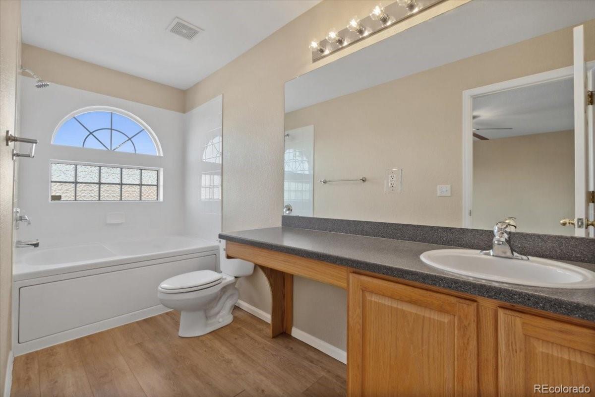 MLS Image #20 for 20781 e 48th place,denver, Colorado