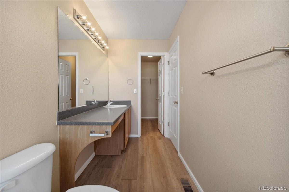 MLS Image #21 for 20781 e 48th place,denver, Colorado