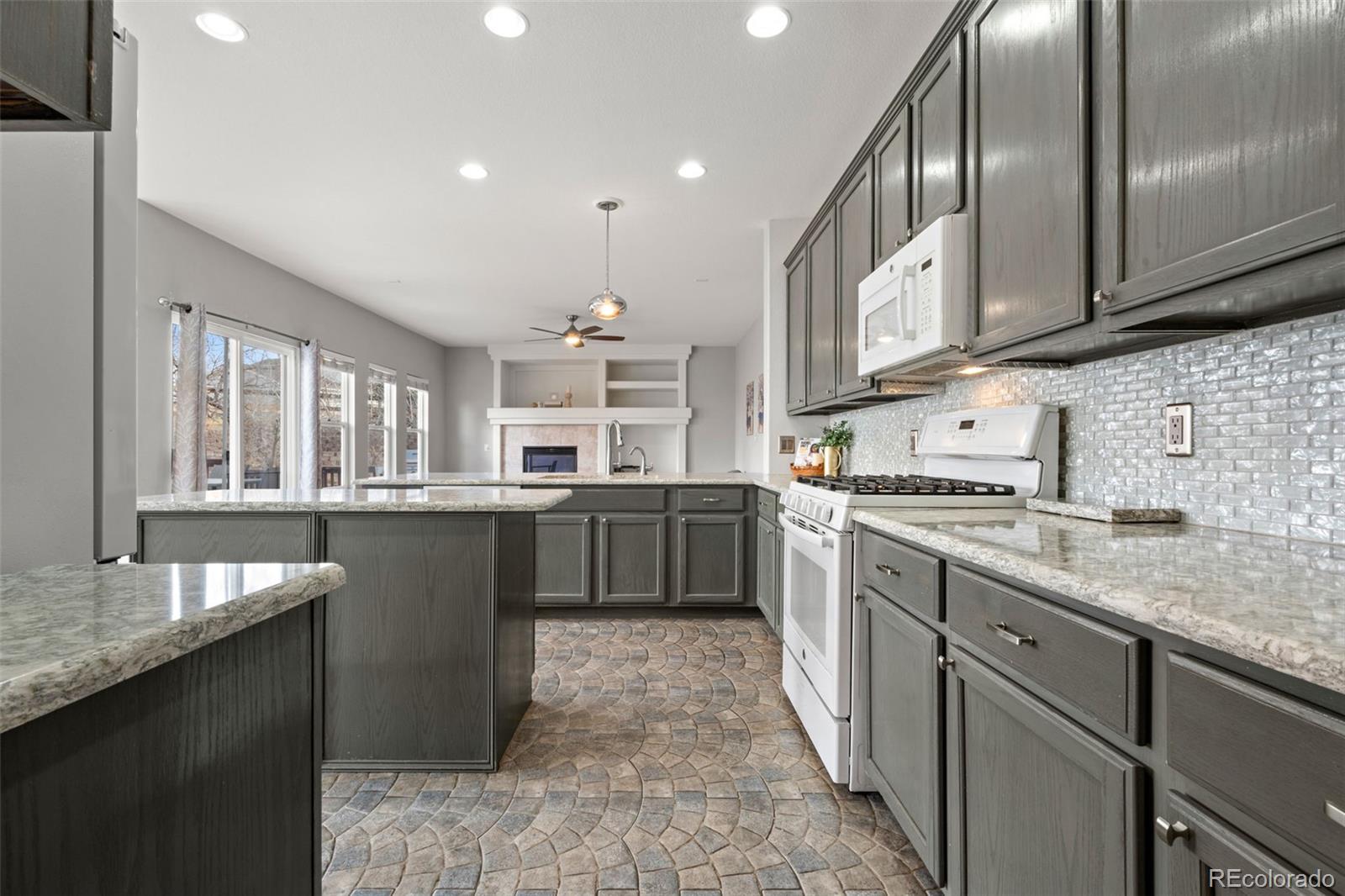 MLS Image #5 for 5604 s shawnee street,aurora, Colorado