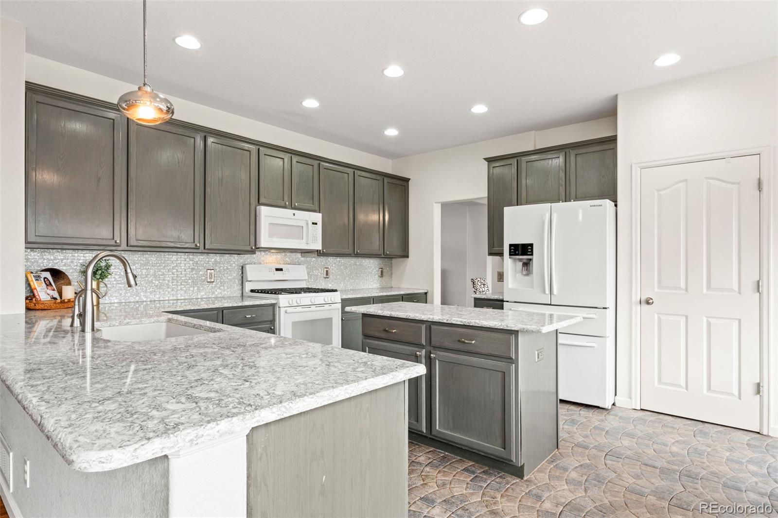 MLS Image #6 for 5604 s shawnee street,aurora, Colorado