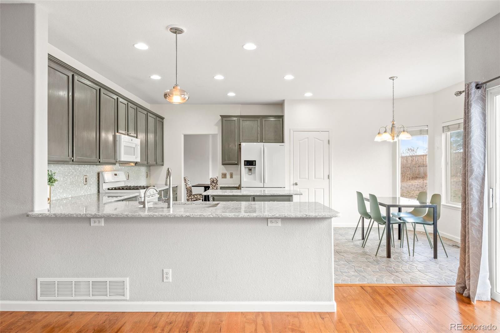 MLS Image #7 for 5604 s shawnee street,aurora, Colorado