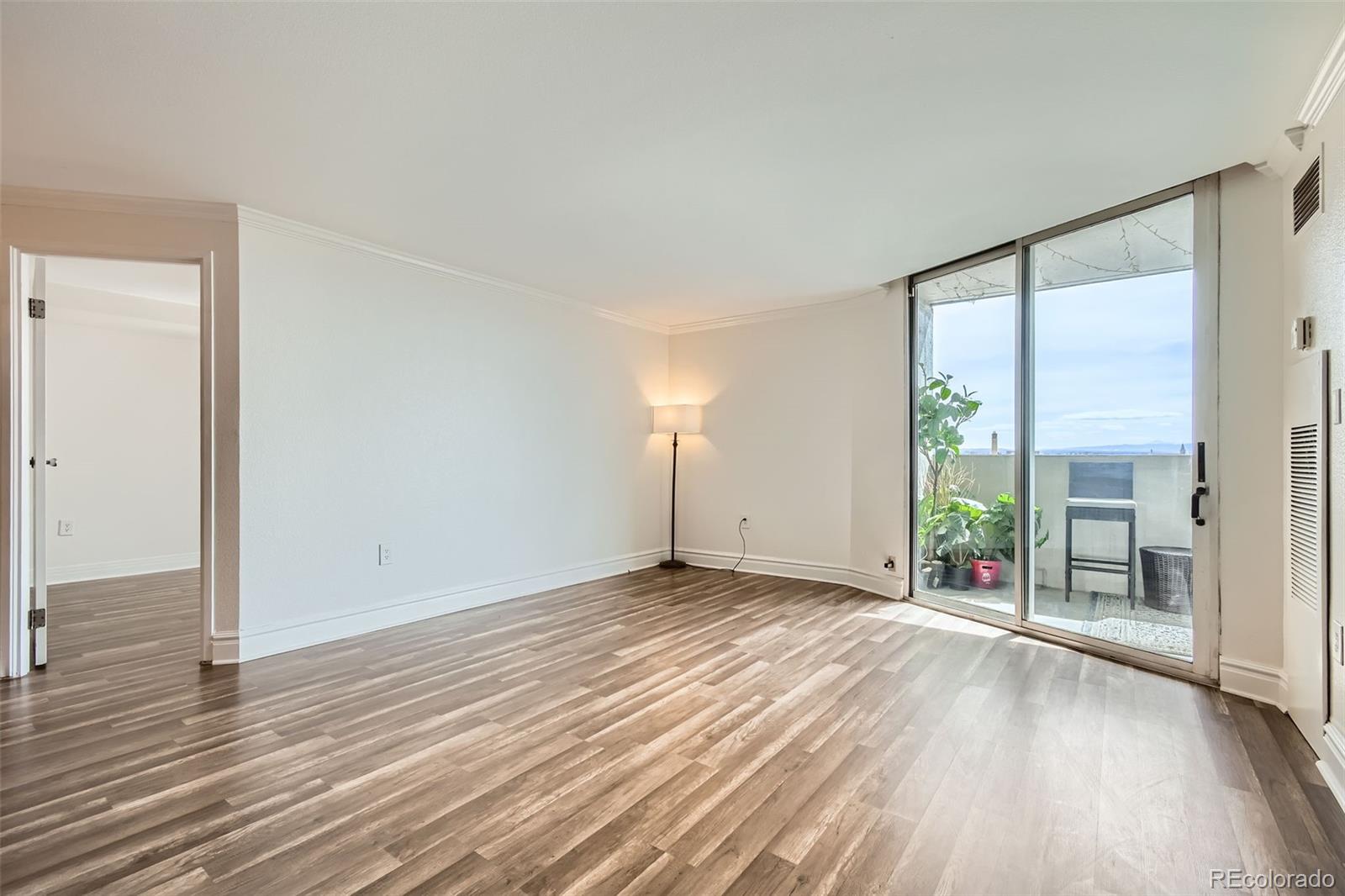 MLS Image #4 for 601 w 11th avenue,denver, Colorado