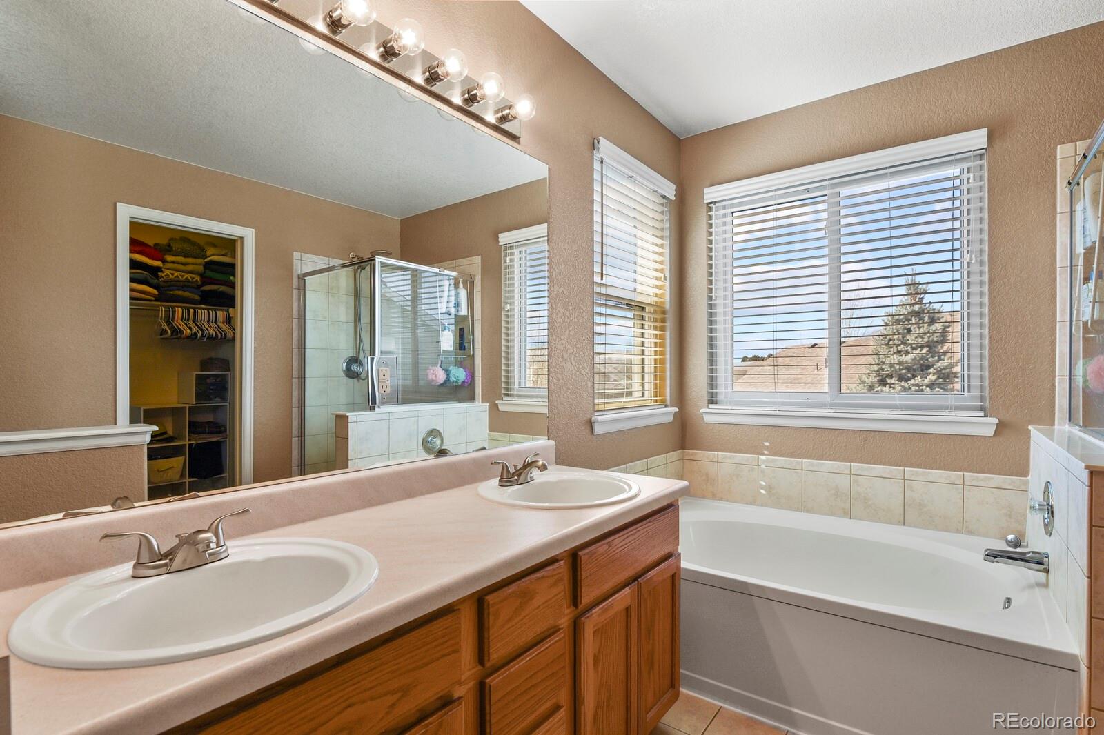 MLS Image #22 for 19486 e bates drive,aurora, Colorado