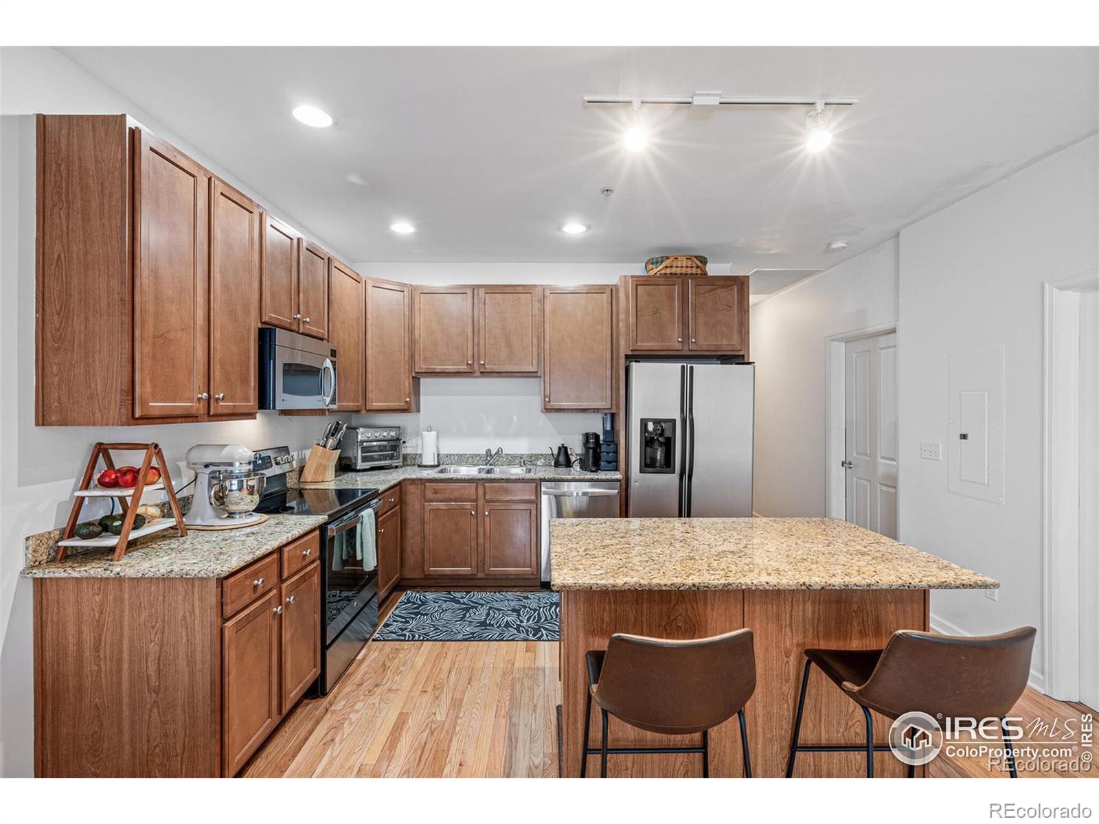 MLS Image #4 for 1950 n logan street,denver, Colorado