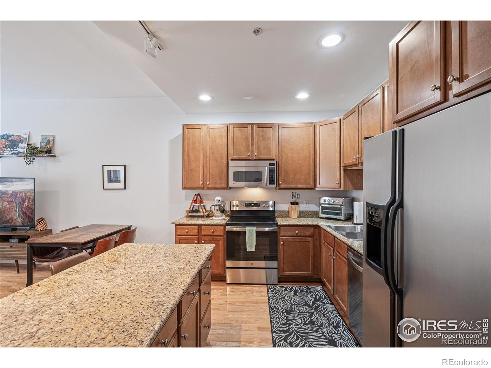 MLS Image #5 for 1950 n logan street,denver, Colorado