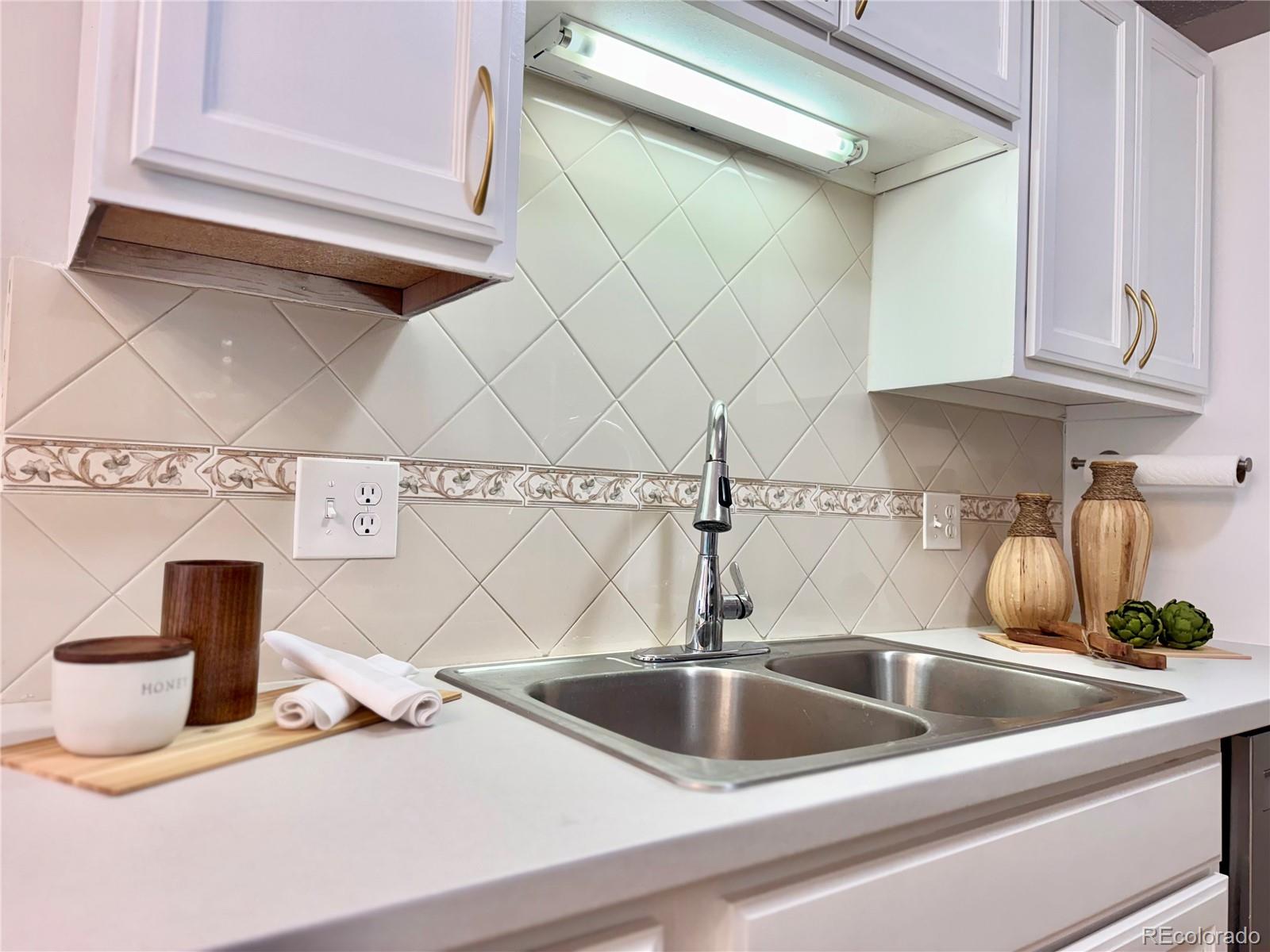 MLS Image #11 for 1531 s owens street,denver, Colorado