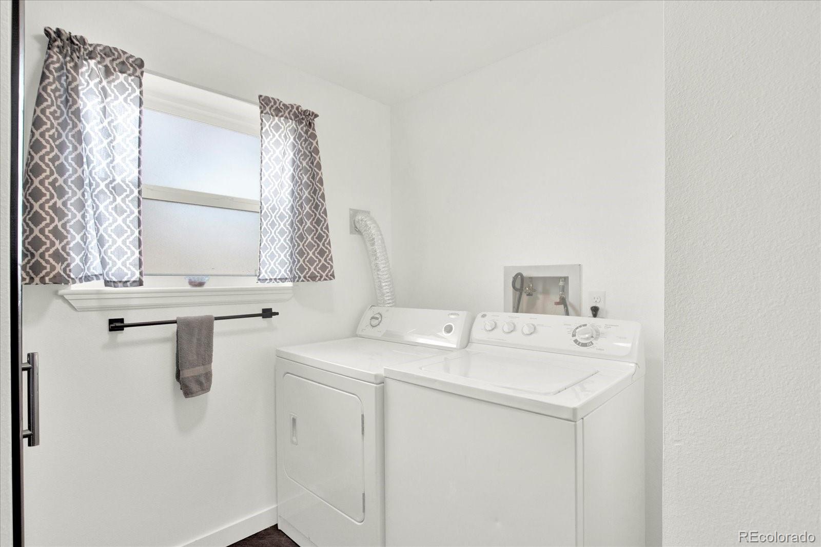 MLS Image #15 for 1565 s helena circle,aurora, Colorado