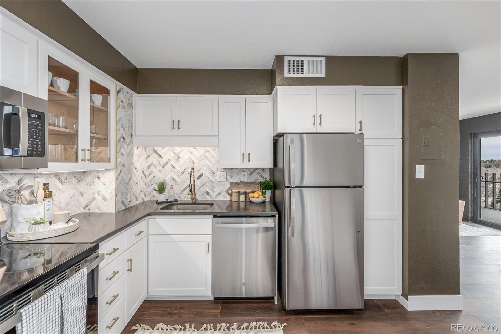 MLS Image #19 for 460 s marion parkway,denver, Colorado