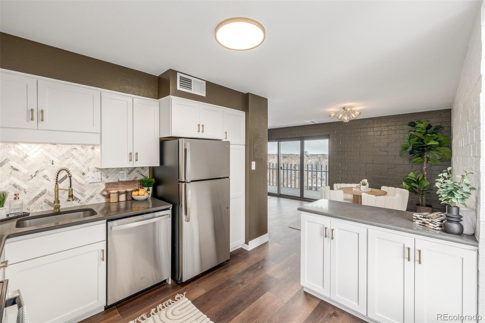 MLS Image #20 for 460 s marion parkway,denver, Colorado