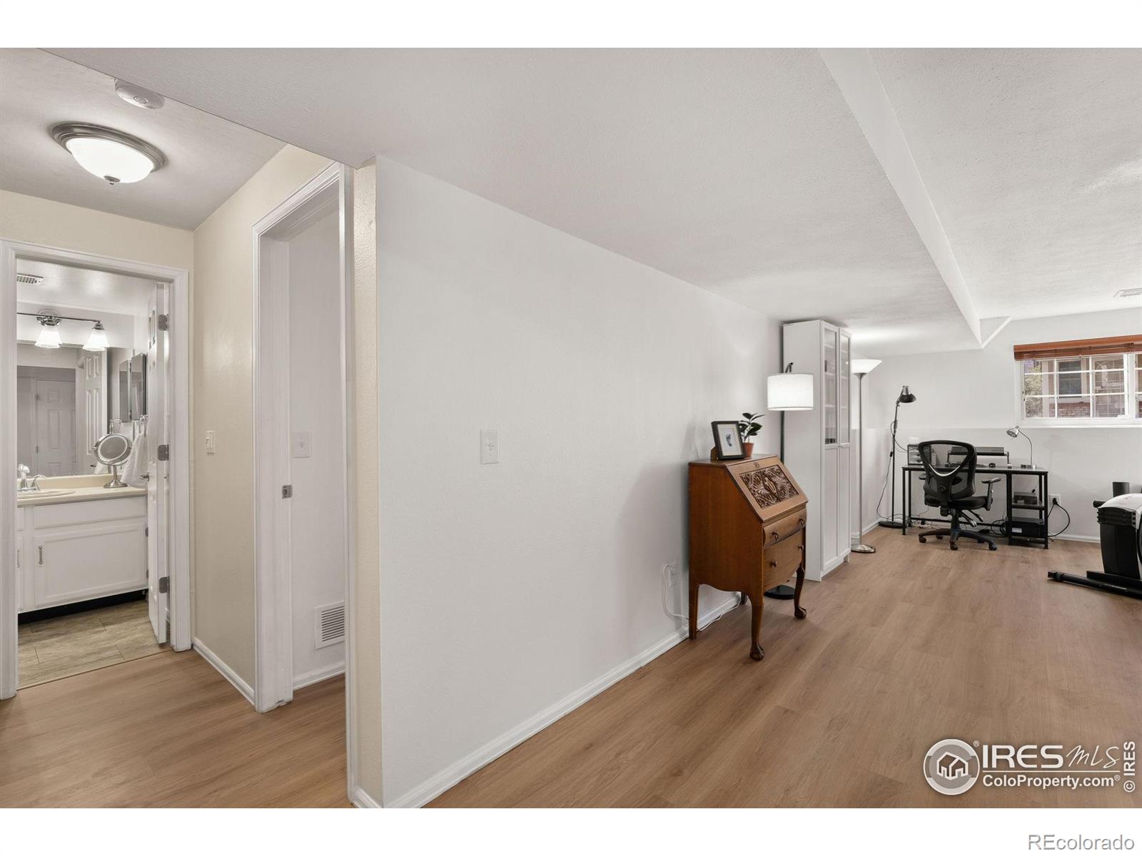 MLS Image #14 for 1470 s quebec way,denver, Colorado