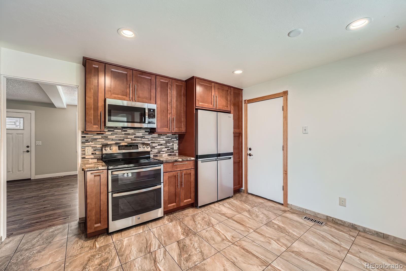 MLS Image #5 for 6083 s dudley way,littleton, Colorado
