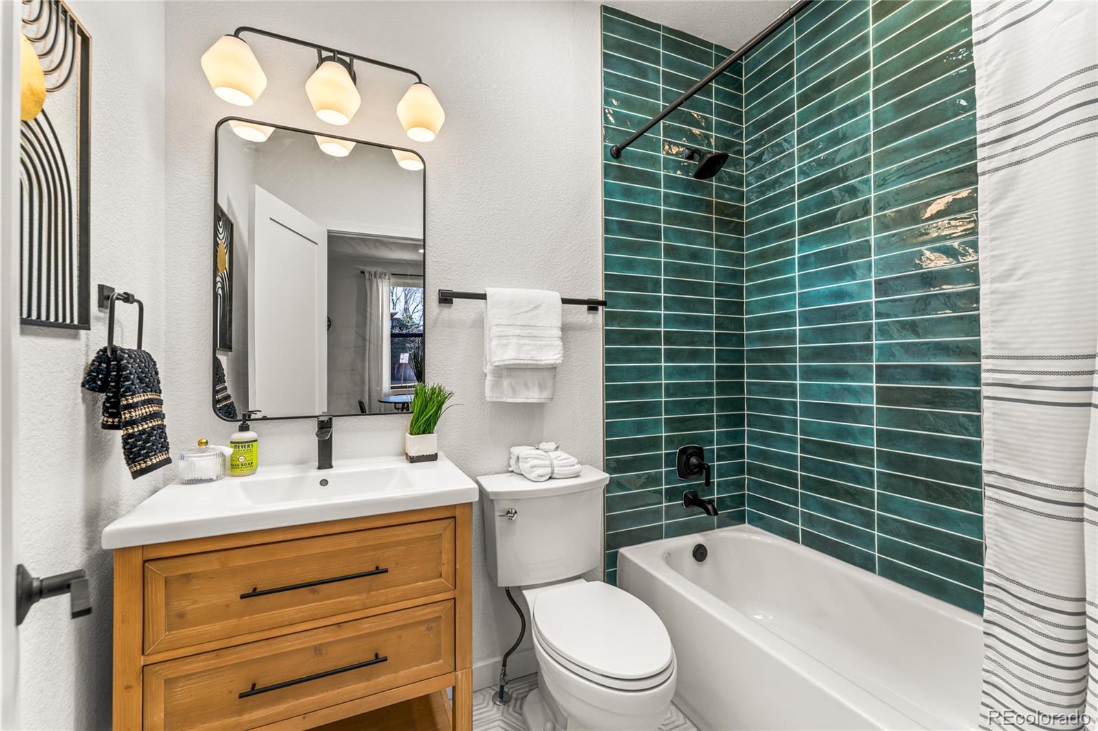 MLS Image #20 for 30 e bayaud avenue,denver, Colorado