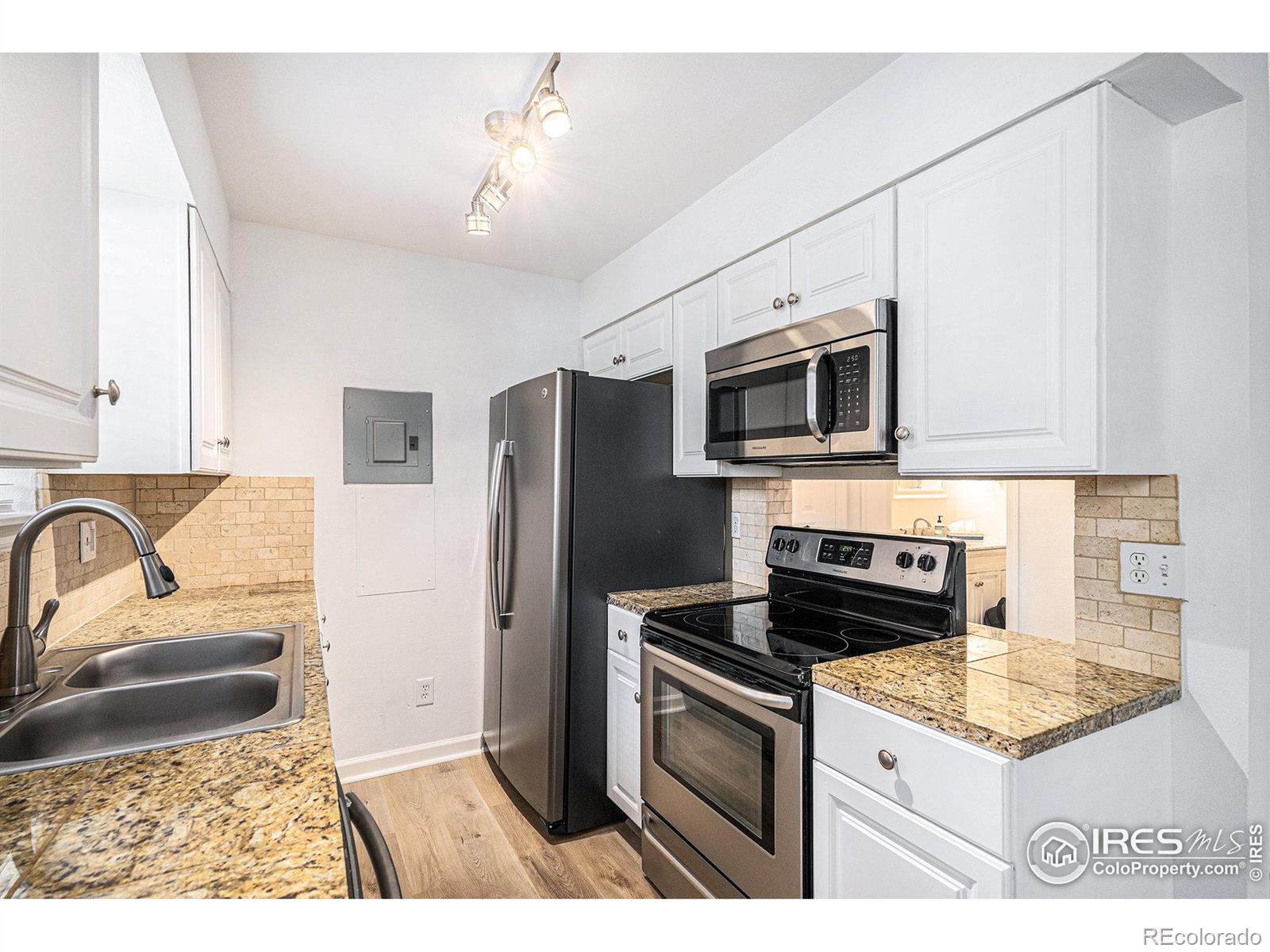 MLS Image #2 for 14760 e kentucky drive,aurora, Colorado