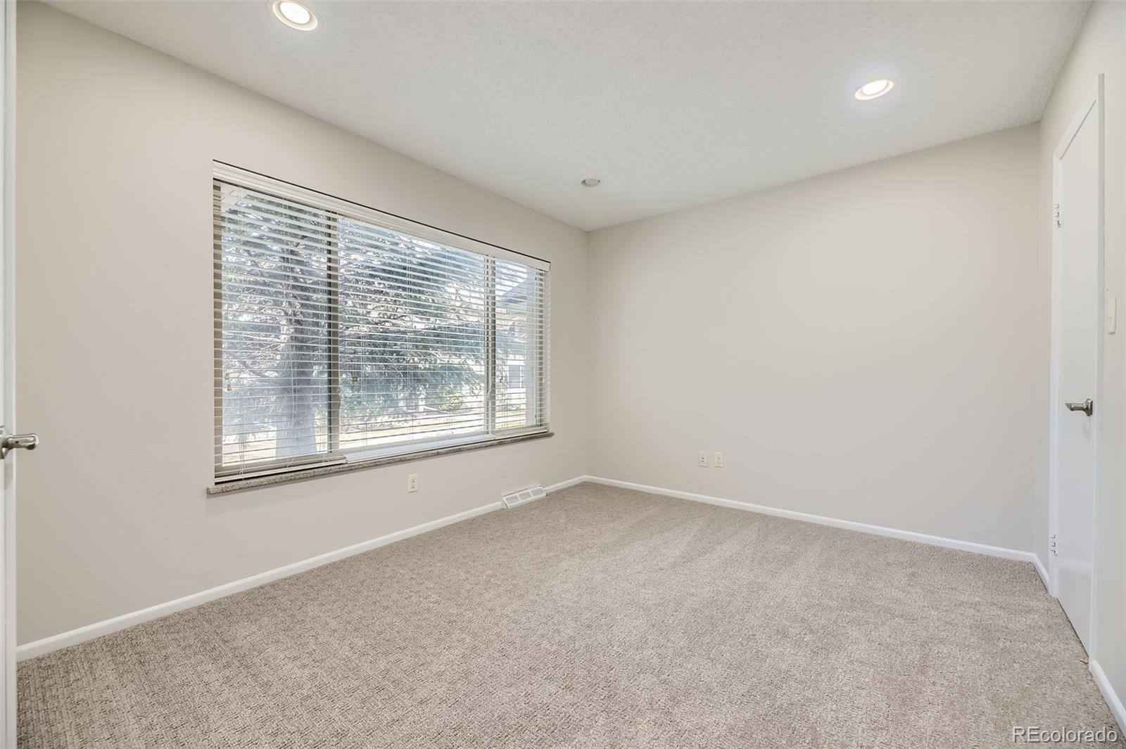 MLS Image #11 for 3310 s oneida way,denver, Colorado