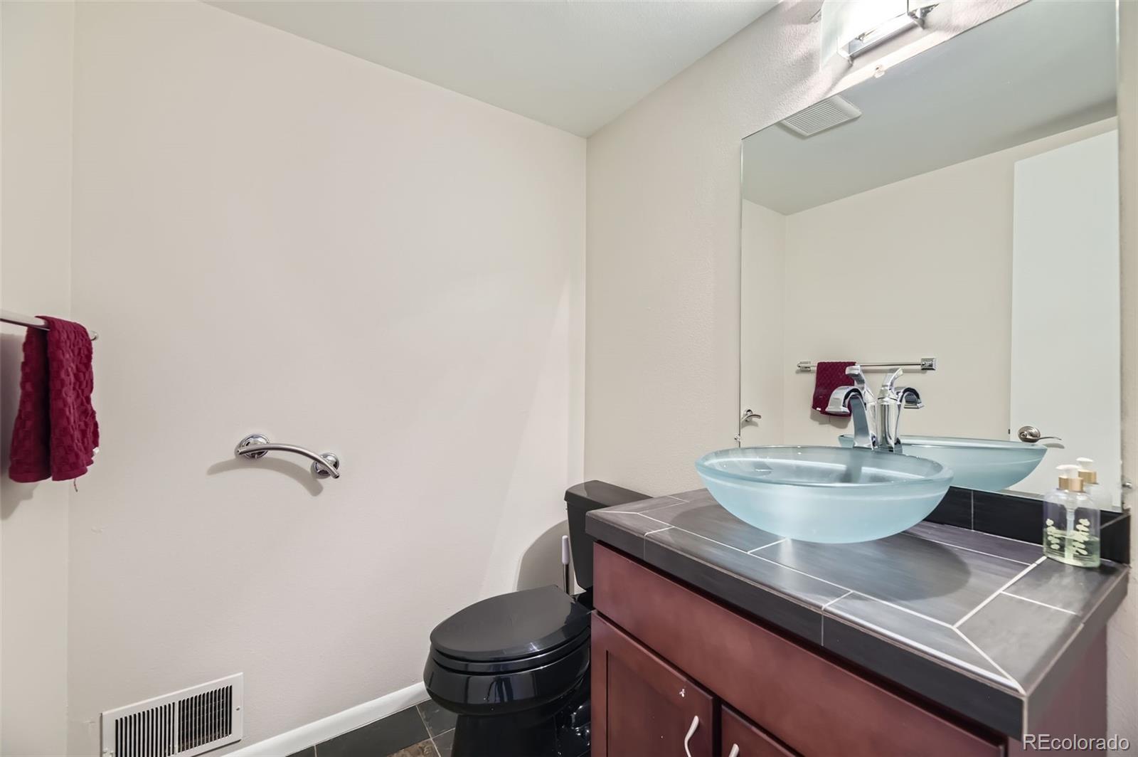 MLS Image #16 for 3310 s oneida way,denver, Colorado