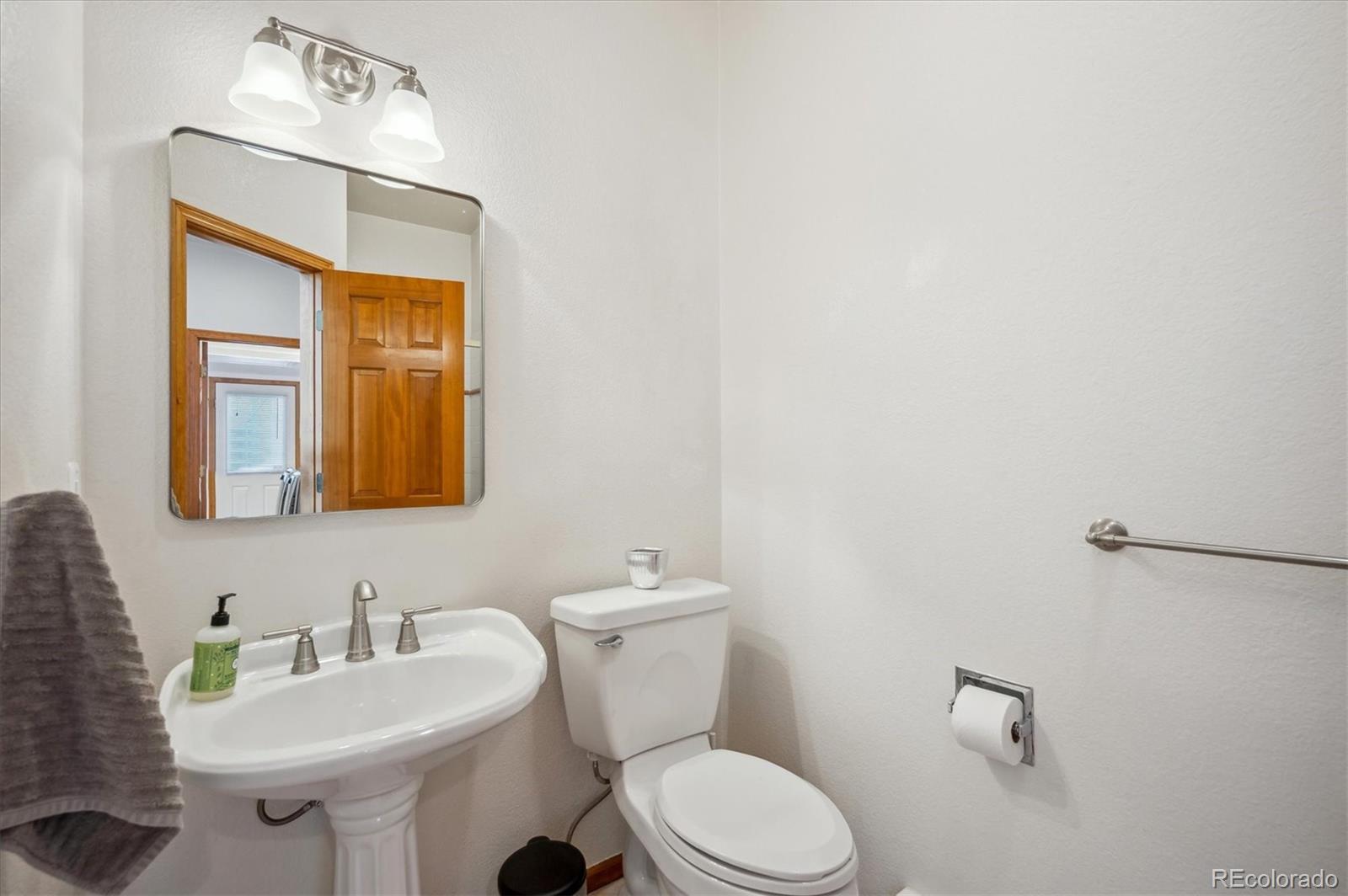 MLS Image #21 for 8  mountain high court,littleton, Colorado
